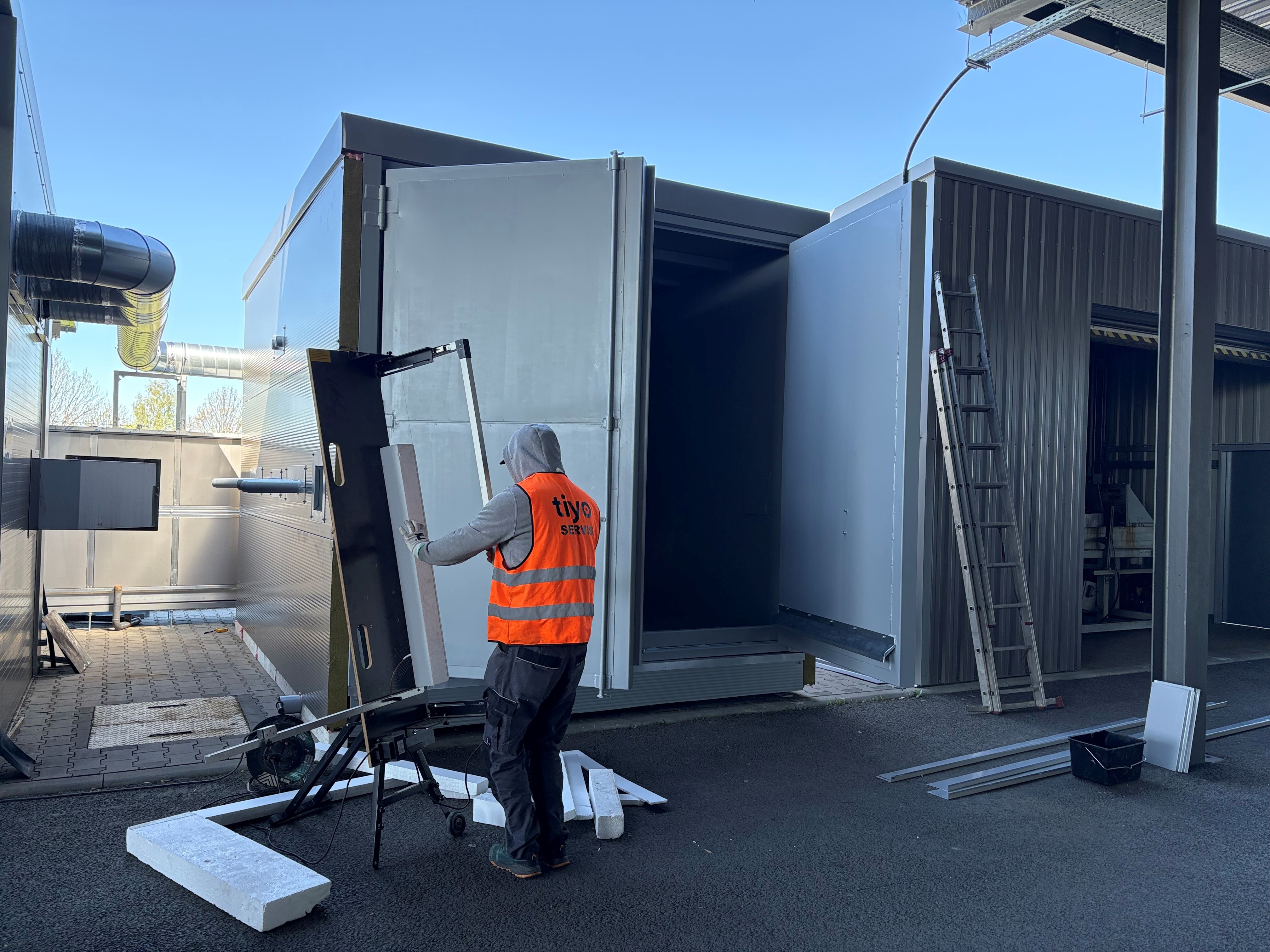New reaction container to enable dynamic battery testing New reaction container to enable dynamic battery testing