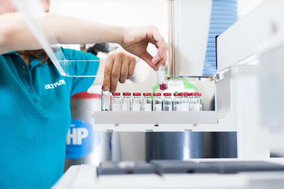 analysis of the emission characteristics of interior components in the TIYO laboratory