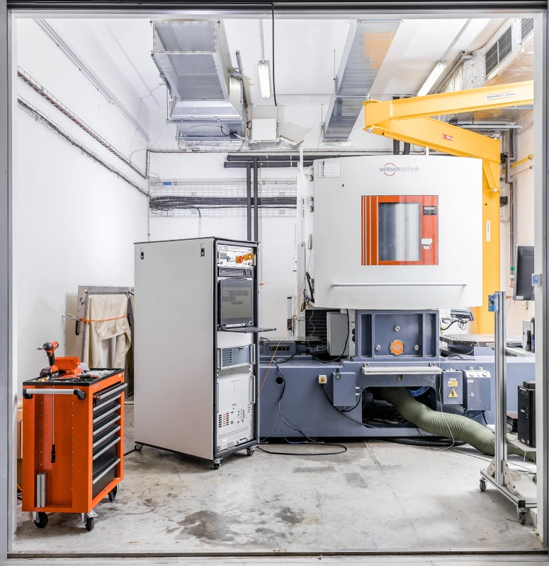 technology for vibration testing in the TIYO laboratory