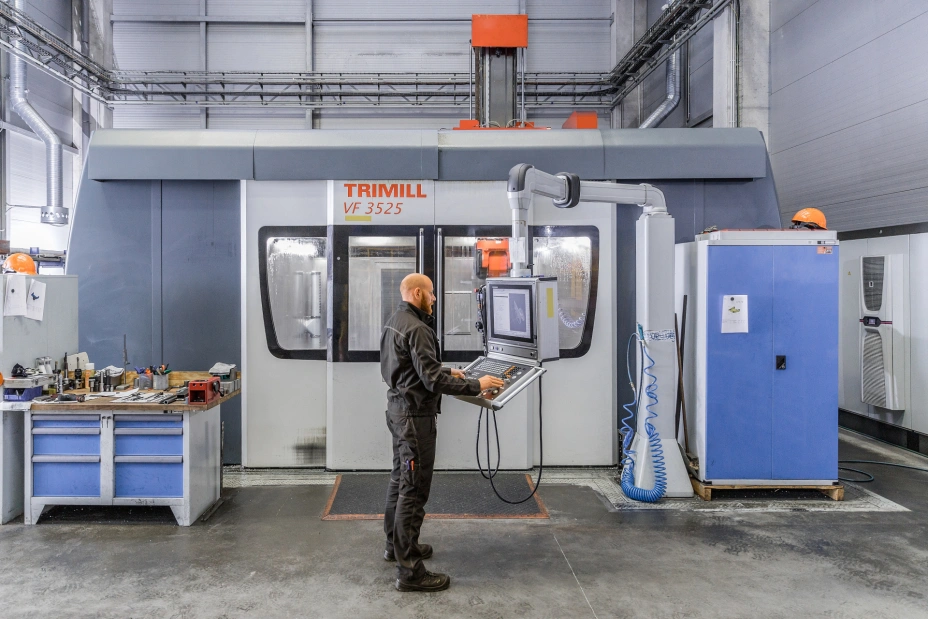 Tiyo specialist controls the climate chamber using software