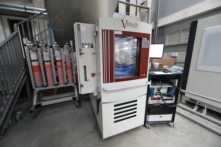 modern equipment for mixed gas flow testing in the TIYO laboratory