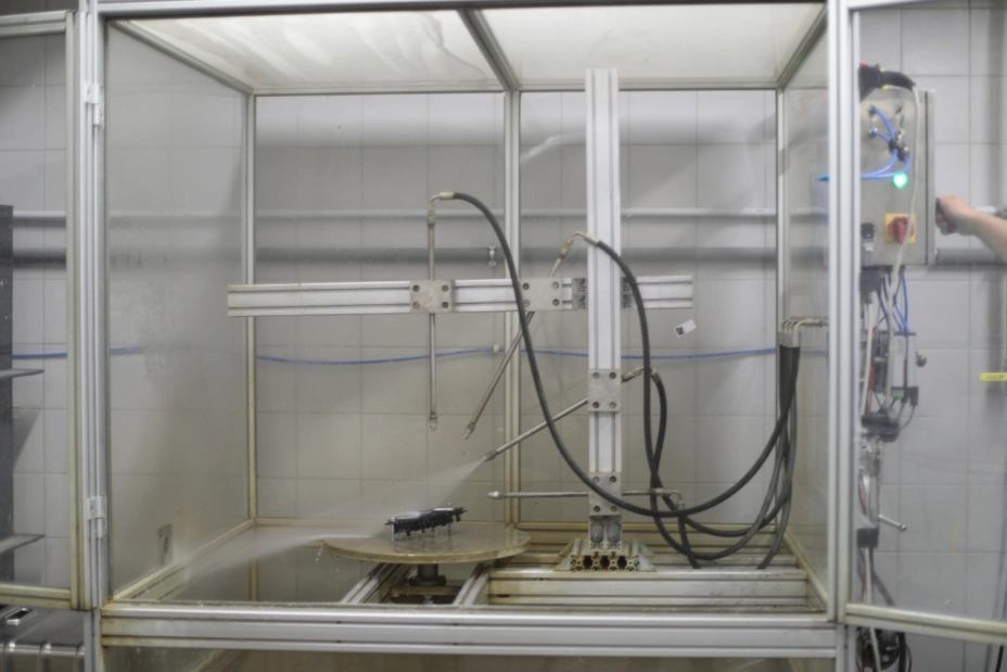 dedicated box with nozzles for waterproofing tests in the TIYO laboratory