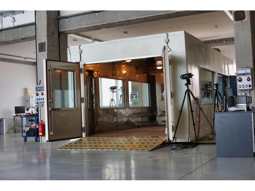 special chamber in the TIYO laboratory for airbag deployment tests special chamber in the TIYO laboratory for airbag deployment tests