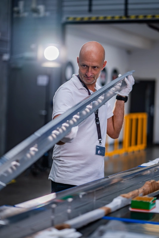visual inspection of aluminium part for aviation