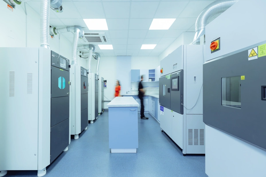 modern solar testing laboratory equipment