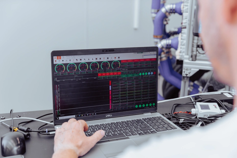 software for data analysis during system tests of mechatronic components